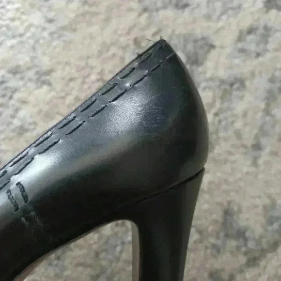 Givenchy Vintage Women's Black Leather Round Toe Pump 40.5 (9 US) - Picture 15 of 15